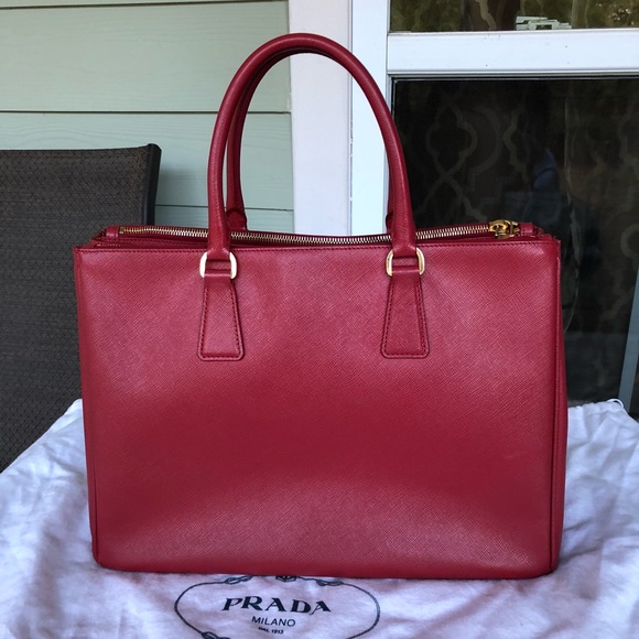 Authentic Prada Red Saffiano Large Tote Bag - Picture 2 of 8